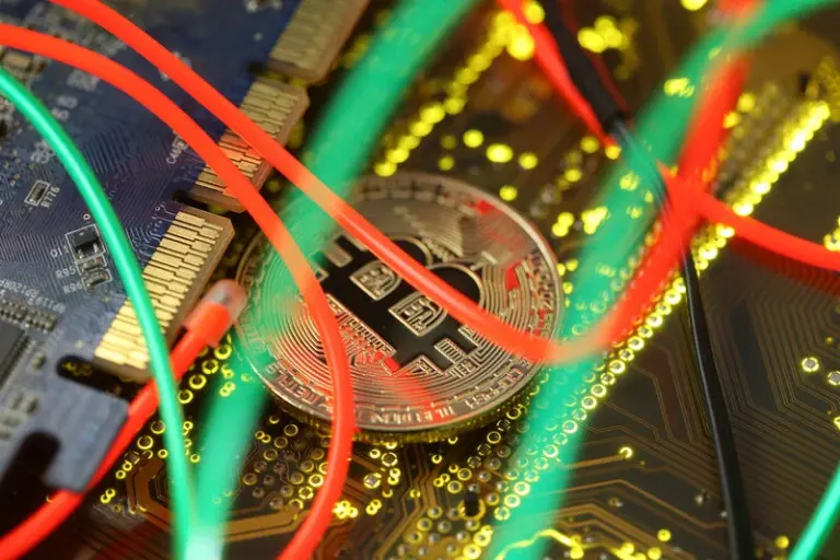 Біткойн і Nasdaq: чого очікувати від BTC, якщо акції сектору штучного інтелекту продовжать падати
